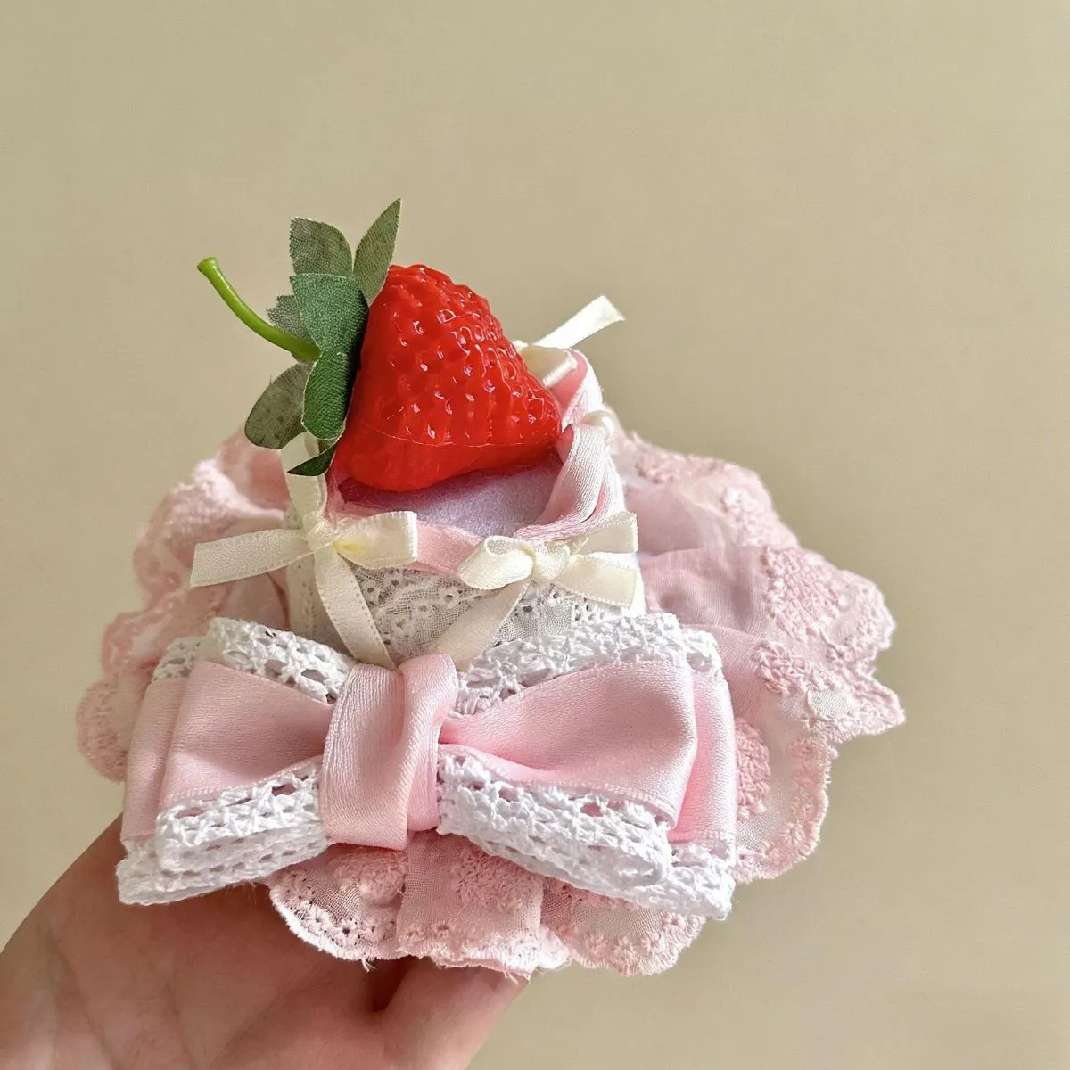 Sweet Lolita Pink Strawberry Cake Mini Hat with Clips – Kawaii Birthday Headwear, Bow Cake-Shaped Hair Clip for Photoshoot & Tea Party, Girl's Gift